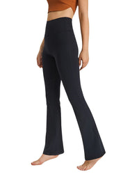 Woman wearing ORU high-waist flare leggings, seamless and squat proof, made of nylon and spandex